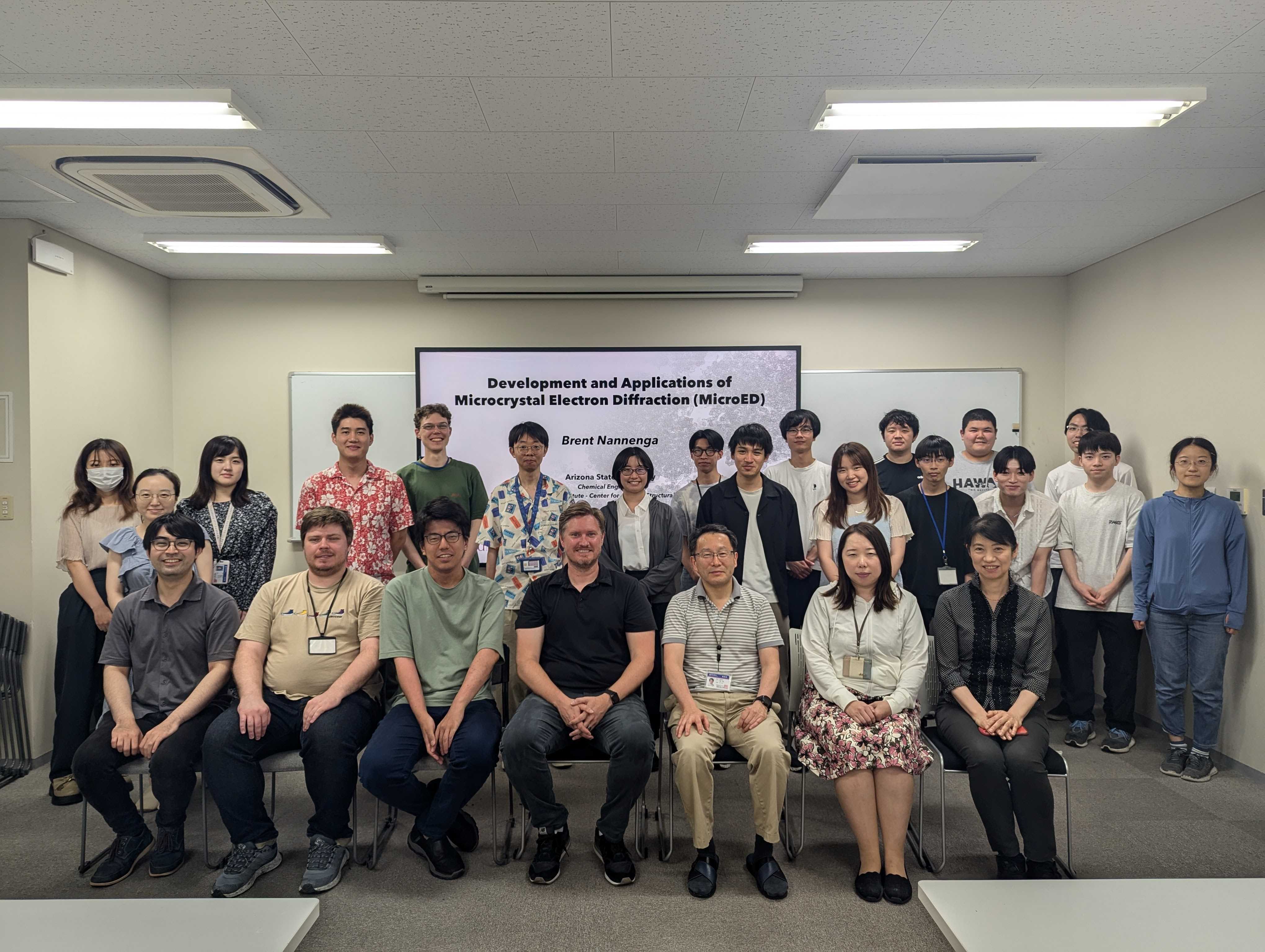 上野先生の講演後の集合写真